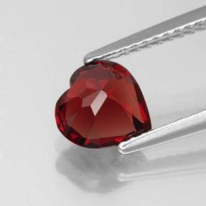 Almandine Garnet Gemstone in 7 x 7 mm (calibrated) Size for Sale, Almandine Garnet Stone in Deep Red Color
