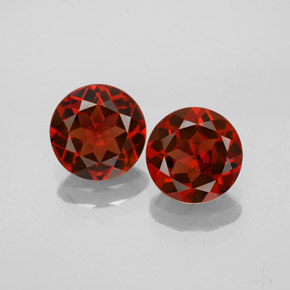 2.74 ct Red Almandine Garnet Gemstone, Almandine Garnet Gem in Round Facet Shape for Sale.