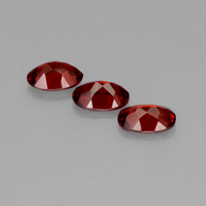 Almandine Garnet Gemstone in 7 x 5 mm (calibrated) Size for Sale, Almandine Garnet Stone in Deep Red Color