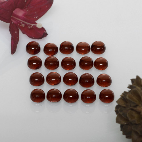 Lotto di 20 pezzi di granato almandino rosso taglio rotondo dal Madagascar - dimensioni 3,1mm, peso totale 3,88 ct / media. 0,19 ct ciascuno, colore: Rosso scuro, durezza Mohs 6,5 - 7,5 adatto per gioielli da indossare ogni giorno, Photo A