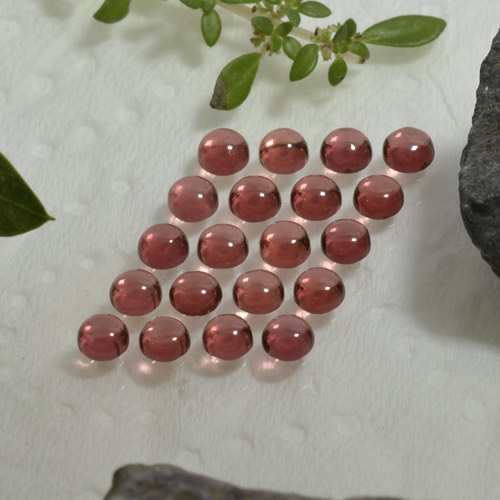 Lote de Granate Alamandino Roja Circular de 20 piezas de Madagascar - Peso 3,33 ct en total / promedio. 0,17 ct cada uno, Tamaño 3mm, Color: Rojo vino intenso, Dureza Mohs 6.5 - 7.5 Adecuado para joyas de uso diario, Photo A