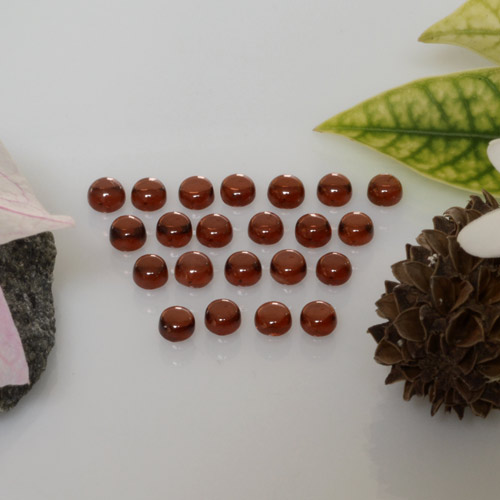 Lotto taglio rotondo di 22 pezzi di granato almandino rosso dal Madagascar - peso totale di 4,46 ct / media. 0,2 ct ciascuno, misura 3,1mm, colore: Ribes Rosso, durezza Mohs 6,5 - 7,5 adatto per gioielli da indossare ogni giorno, Photo A