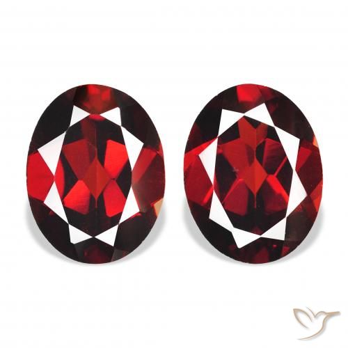 4.41ctw Natural Deep Blood Red Almandine Garnet, Oval, VVS-VS