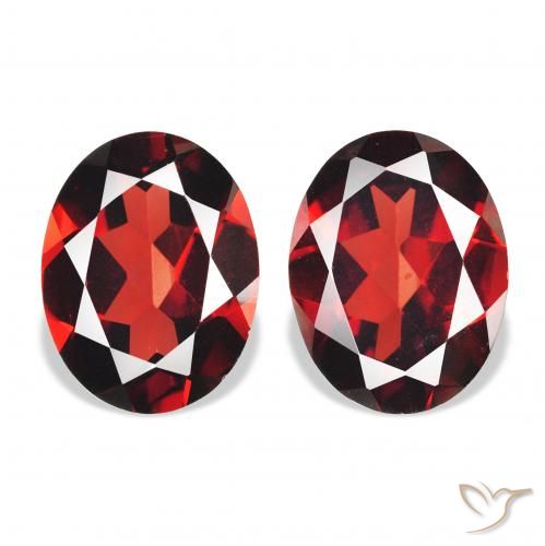 3.85ctw Natural Deep Blood Red Almandine Garnet, Oval, VVS-VS