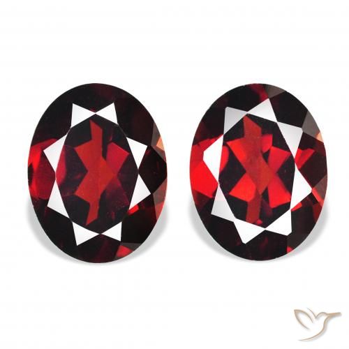 4.50ctw Natural Deep Blood Red Almandine Garnet, Oval, VVS-VS
