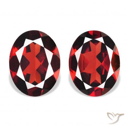 3.98ctw Natural Deep Blood Red Almandine Garnet, Oval, VVS-VS