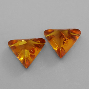 3.63 ct Orange Amber Gemstone, Amber Gem in Trillion Cabochon Shape for Sale.