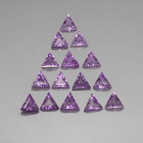 Medium Pinkish Violet Amethyst Edelstein - 0.6ct Trillantschliff (ID: 370546)