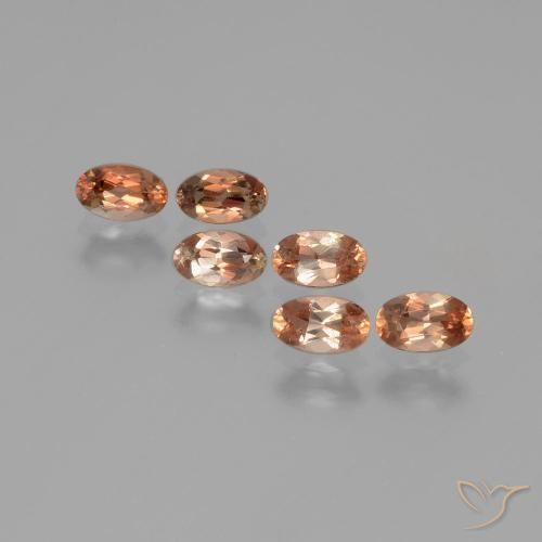 1,57 ct Andalusit im Ovalschliff, 5 x 3,1 mm aus Brasilien, Photo A