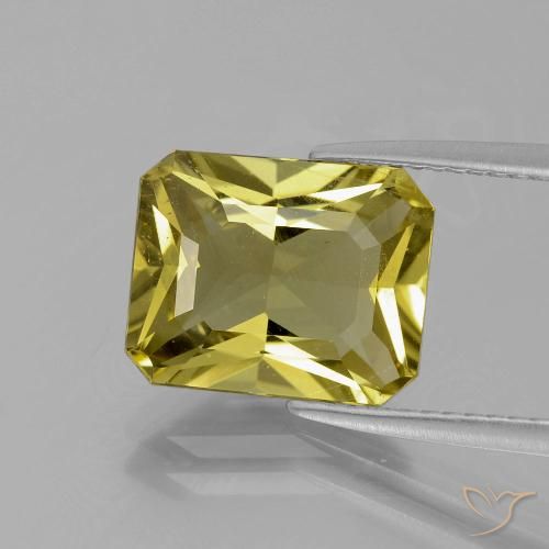 11.1 x 9mm Octagon / Scissor Cut Golden Apatite from Madagascar, Weight of 4.08ct, Natural untreated gemstone in VS Clarity, 1pc Apatite - the Color is Golden Brown, Mohs Hardness of 5 - 5, Photo A