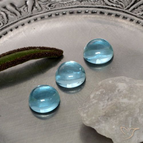 Lot de 3pc Apatites Bleu verdâtre Tour de Madagascar - Poids total 2,05 ct / moy. 0,68 ct chaque, taille 5,2mm, couleur : Bleu verdâtre, dureté de Mohs 5 à 5, Photo A