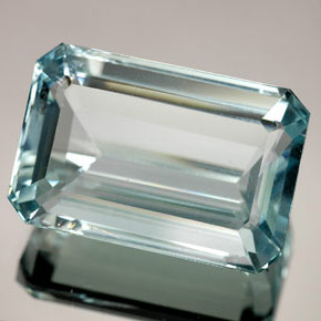 19.12 ct Blue Aquamarine Gemstone, Aquamarine Gem in Octagon Facet Shape for Sale.