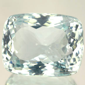 20.22 ct Blue Aquamarine Stone, Natural Aquamarine in Cushion-Cut Shape for Sale