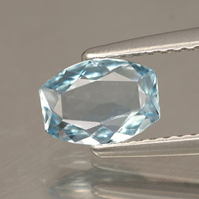 0.62 ct Blue Aquamarine Gemstone, Aquamarine Gem in Barrel Shape for Sale.
