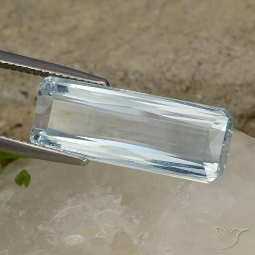 10.38 ct Blue Aquamarine Stone, Natural Aquamarine in Octagon / Scissor Cut Shape for Sale
