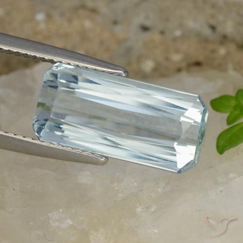 7.00 ct Blue Aquamarine Stone, Natural Aquamarine in Octagon / Scissor Cut Shape for Sale