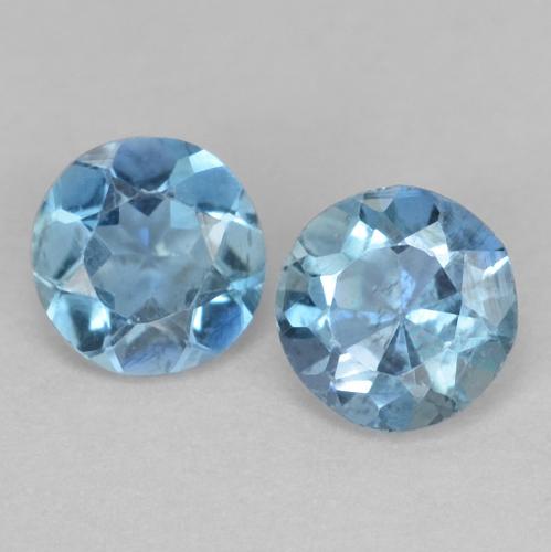 Passendes Paar 4,5mm Rundschliff runder Aquamarin, Gewicht von insgesamt 0,54 ct/Durchschn. je 0,27 ct, passendes Aquamarin-Paar in VVS-VS Reinheit in Tiefes Maya-Blau Farbe, Garantiert natürliche Edelsteine, Mohs-Härte 7,5 - 8 Geeignet für den täglichen Gebrauch im Schmuck, Entblocket das Halschakra , Photo A