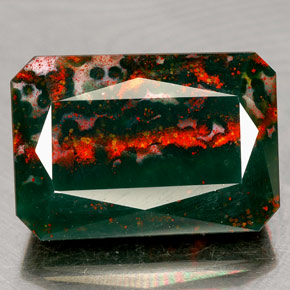 12.46 ct Green Bloodstone Gemstone, Bloodstone Gem in Octagon / Scissor Cut Shape for Sale.