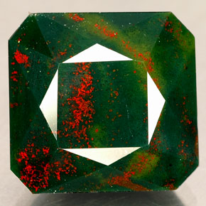 9.41 ct Green Bloodstone Gemstone, Bloodstone Gem in Octagon / Scissor Cut Shape for Sale.