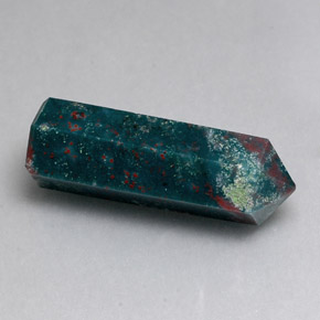 13.22 ct Green Bloodstone Stone, Natural Bloodstone in Pencil Shape for Sale