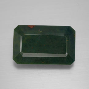 8.92 ct Green Bloodstone Gemstone, Bloodstone Gem in Octagon Facet Shape for Sale.