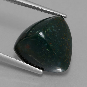 7.14 ct Green Bloodstone Gemstone, Bloodstone Gem in Trillion Cabochon Shape for Sale.