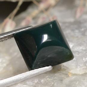 4.25 ct Green Bloodstone Stone, Natural Bloodstone in Square Sugarloaf Cabochon Shape for Sale