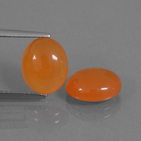 Warm Apricot Orange Carnelian Gem - 2.3ct Oval Cabochon (ID: 436050)