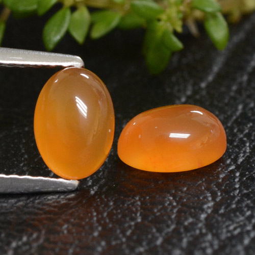 Par de Cornalina Ovalada a juego de 7,2 x 5,2mm - Peso 1,94 ct en total / promedio. 0,97 ct cada uno, color Naranja rojizo en claridad Translúcido, piedra preciosa natural No tratado, dureza de Mohs 6.5 - 7 Adecuado para joyas de uso diario, Photo A