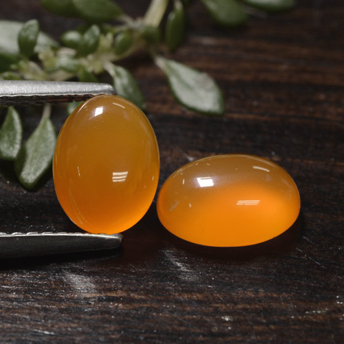 Medium Orange Karneol Edelstein - 1.3ct Oval Cabochon (ID: 471571)