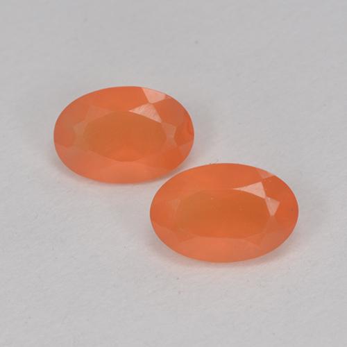 Warm Apricot Orange Carnelian Gem - 0.4ct Oval Facet (ID: 514695)