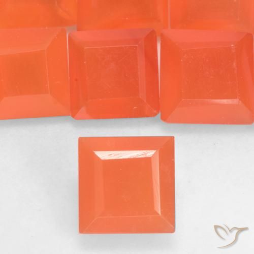 Corniola Arancione Taglio quadrato 5,2 x 5,1mm - Peso medio. 0,65 ct ciascuno, Corniola 5,2 x 5,1mm venduta a pezzo, colore: Arancione brillante, purezza: Translucent, pietra preziosa naturale non trattati, durezza Mohs 6,5 - 7 adatto per gioielli da indossare ogni giorno, Photo A