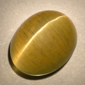 3.77 ct Green Cat's Eye Apatite Gemstone, Cat's Eye Apatite Gem in Oval Cabochon Shape for Sale.