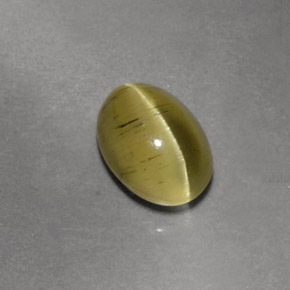 1.47 ct Green Cat's Eye Apatite Stone, Natural Cat's Eye Apatite in Oval Cabochon Shape for Sale