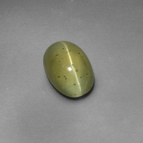 2.58 ct Green Cat's Eye Apatite Gemstone, Cat's Eye Apatite Gem in Oval Cabochon Shape for Sale.
