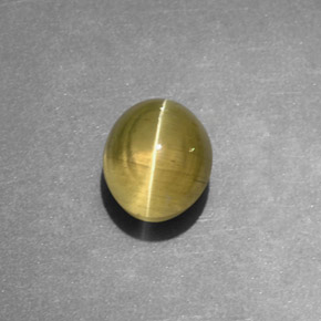 1.82 ct Green Cat's Eye Apatite Gemstone, Cat's Eye Apatite Gem in Oval Cabochon Shape for Sale.