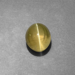 1.82 ct Green Cat's Eye Apatite Stone, Natural Cat's Eye Apatite in Oval Cabochon Shape for Sale