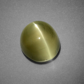 6.00 ct Green Cat's Eye Apatite Gemstone, Cat's Eye Apatite Gem in Oval Cabochon Shape for Sale.