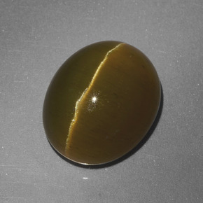 8.22 ct Green Cat's Eye Apatite Gemstone, Cat's Eye Apatite Gem in Oval Cabochon Shape for Sale.