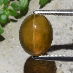 2.93 ct Green Cat's Eye Apatite Gemstone, Cat's Eye Apatite Gem in Oval Cabochon Shape for Sale.