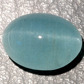 9.59 ct Green Cat's Eye Aquamarine Gemstone, Cat's Eye Aquamarine Gem in Oval Cabochon Shape for Sale.