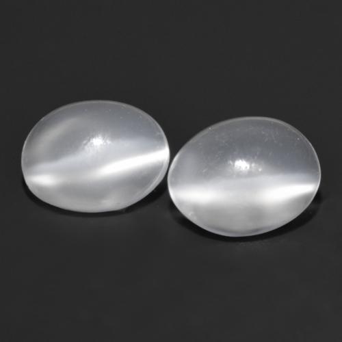 Blanc Oeil de chat de la Pierre de Lune gemme - 0.7ct Ovale Cabochon (ID: 558513)