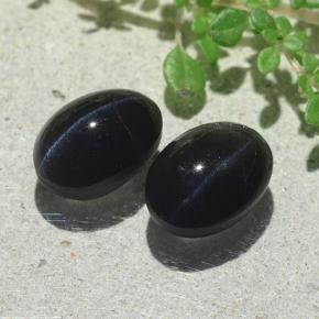 Noire Oeil de chat Scapolite gemme - 2.4ct Ovale Cabochon (ID: 484143)