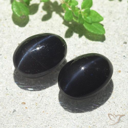 6.03 ct Oval Cat's Eye Scapolite, 9.8 x 7.3 mm From Madagascar, Photo A