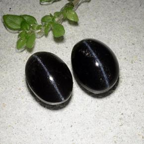 Black Cat's Eye Scapolite Gem - 2.4ct Oval Cabochon (ID: 484942)