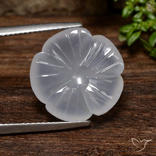Calcédoine sculptée de 9,7 ct, 16,2 x 15,9 mm du Brésil, Photo A