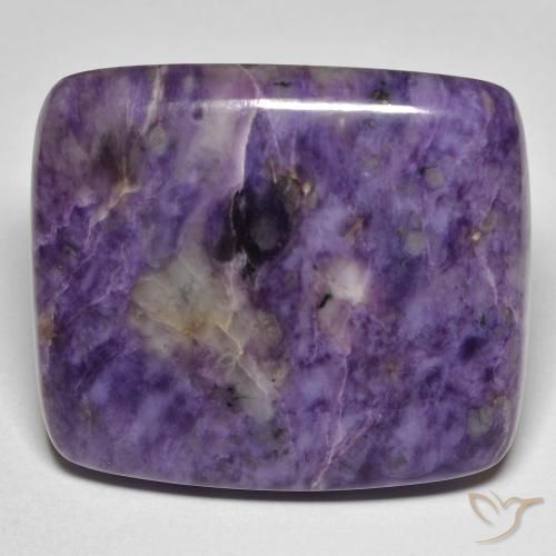 Charoïte Violet Coussin 29,6 x 25,6mm De Russie, poids de 50,09 ct, pierre gemme naturelle Non traité de pureté Opaque , 1 pièce de charoite cushion cabochon, couleur : Violet foncé, dureté de Mohs de 4.5 à 5, Photo A