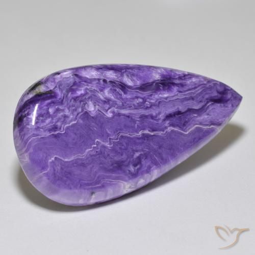 42,33 ct birnenschliff Charoit aus Russland, Größe: 39,6 x 21,6mm, Reinheit: Opaque, Garantiert echter Edelstein, 1 Stück Charoit in Samt Lila Violett Farbe, Mohs-Härte von 4,5 - 5, Photo A