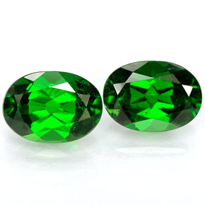 1.81 ct Green Chrome Diopside Stone, Natural Chrome Diopside in Oval Facet Shape for Sale
