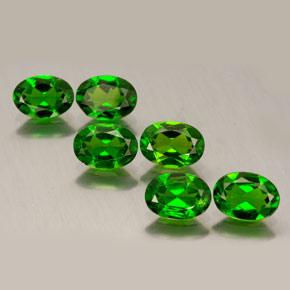 4.38 ct Green Chrome Diopside Gemstone, Chrome Diopside Gem in Oval Facet Shape for Sale.